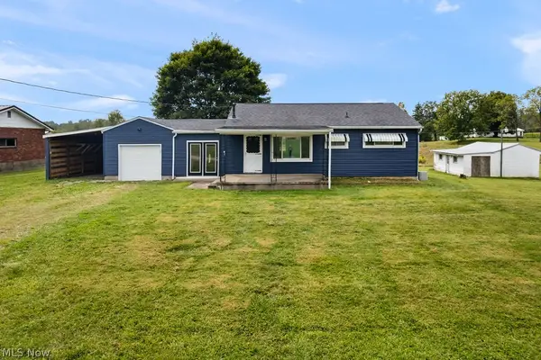 42 Holdren Road, Little Hocking, OH 45742
