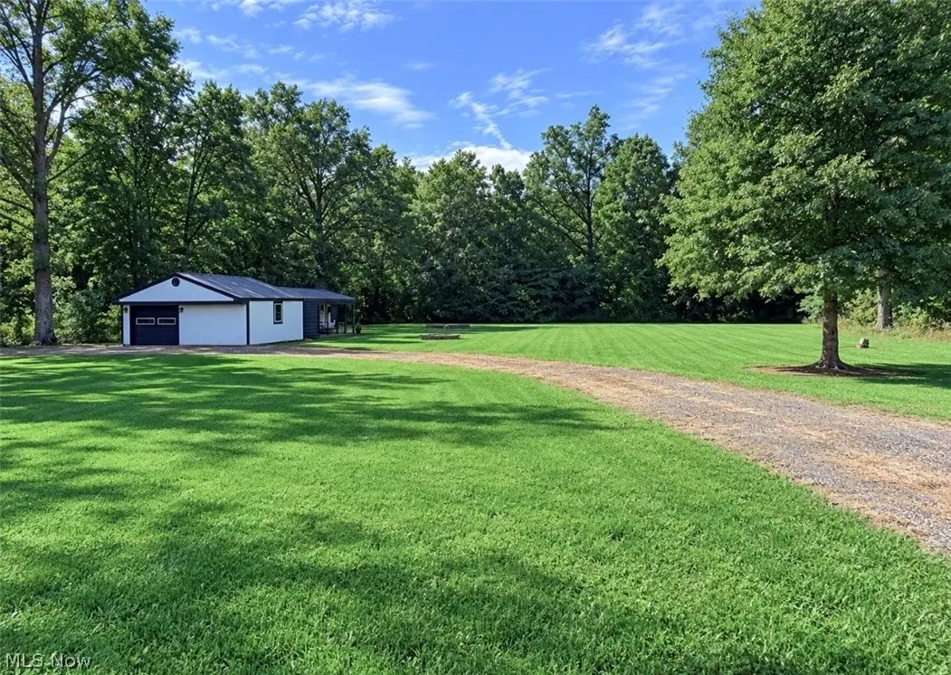 3081 Phalanx Mills Herner Road, Southington, OH 44470 - #1