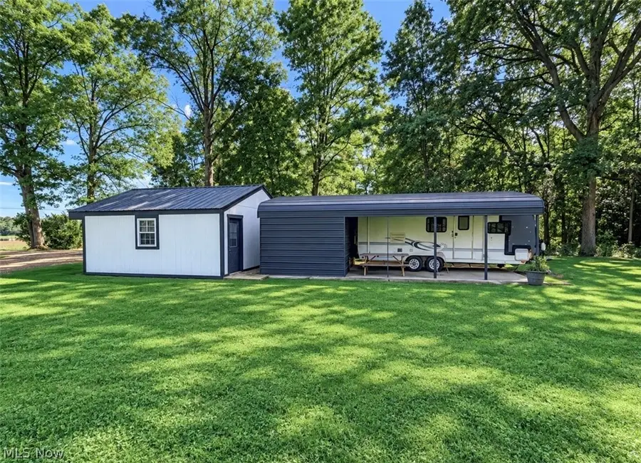 3081 Phalanx Mills Herner Road, Southington, OH 44470 - #3