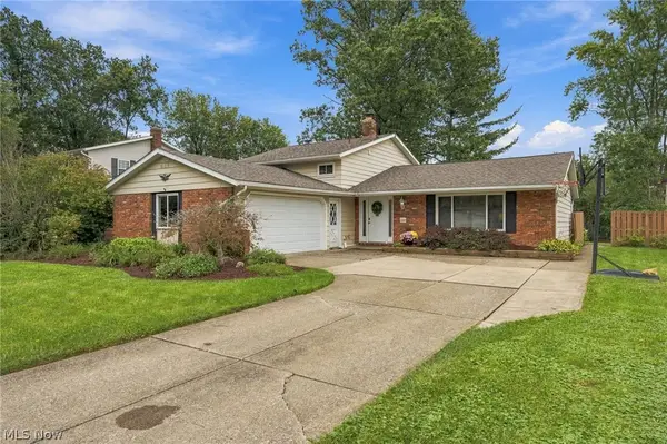 6611 Wedgewood Drive, North Olmsted, OH 44070