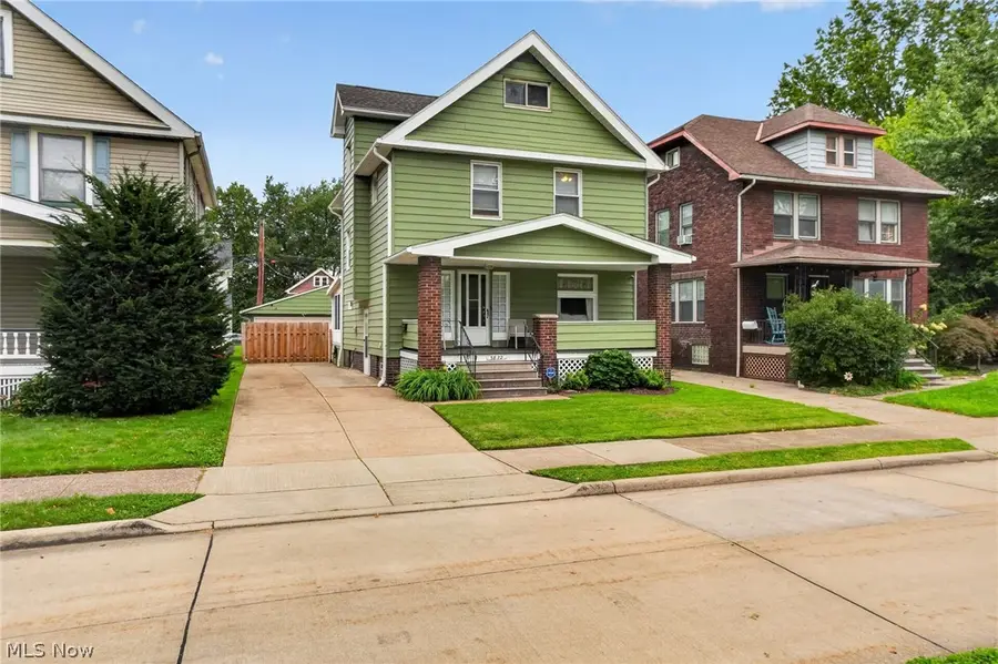 3872 E 40th Street, Newburgh Heights, OH 44105 - #3