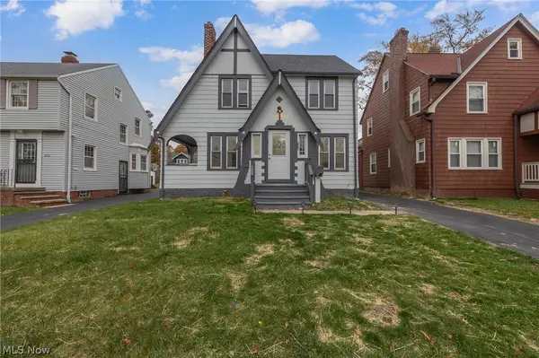 939 Vineshire Road, Cleveland Heights, OH 44121