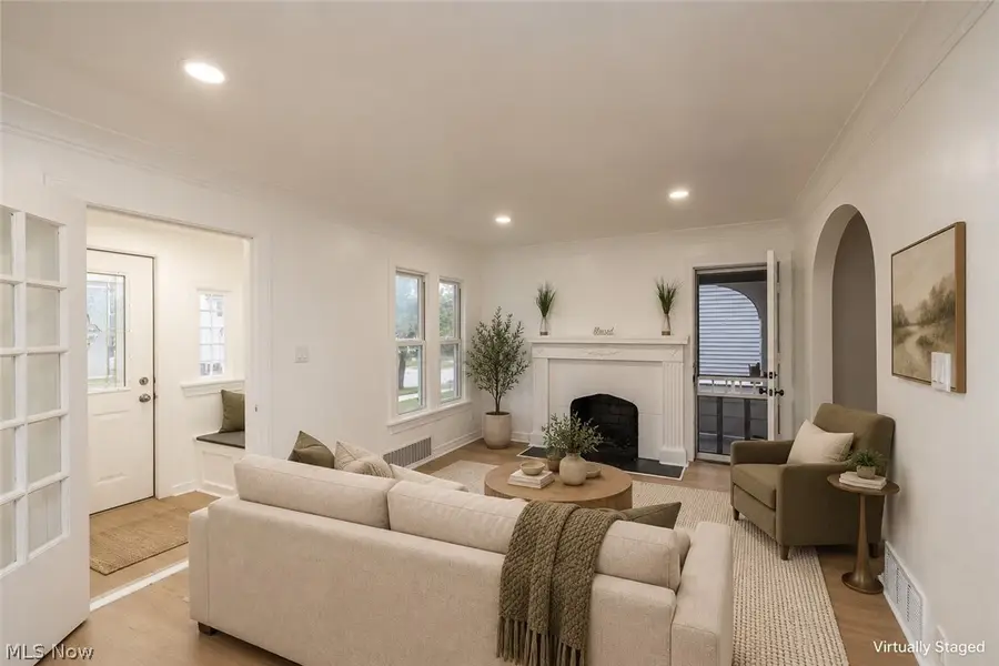 939 Vineshire Road, Cleveland Heights, OH 44121 - #2