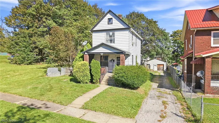 1568 Shehy Street, Youngstown, OH 44506 - #3