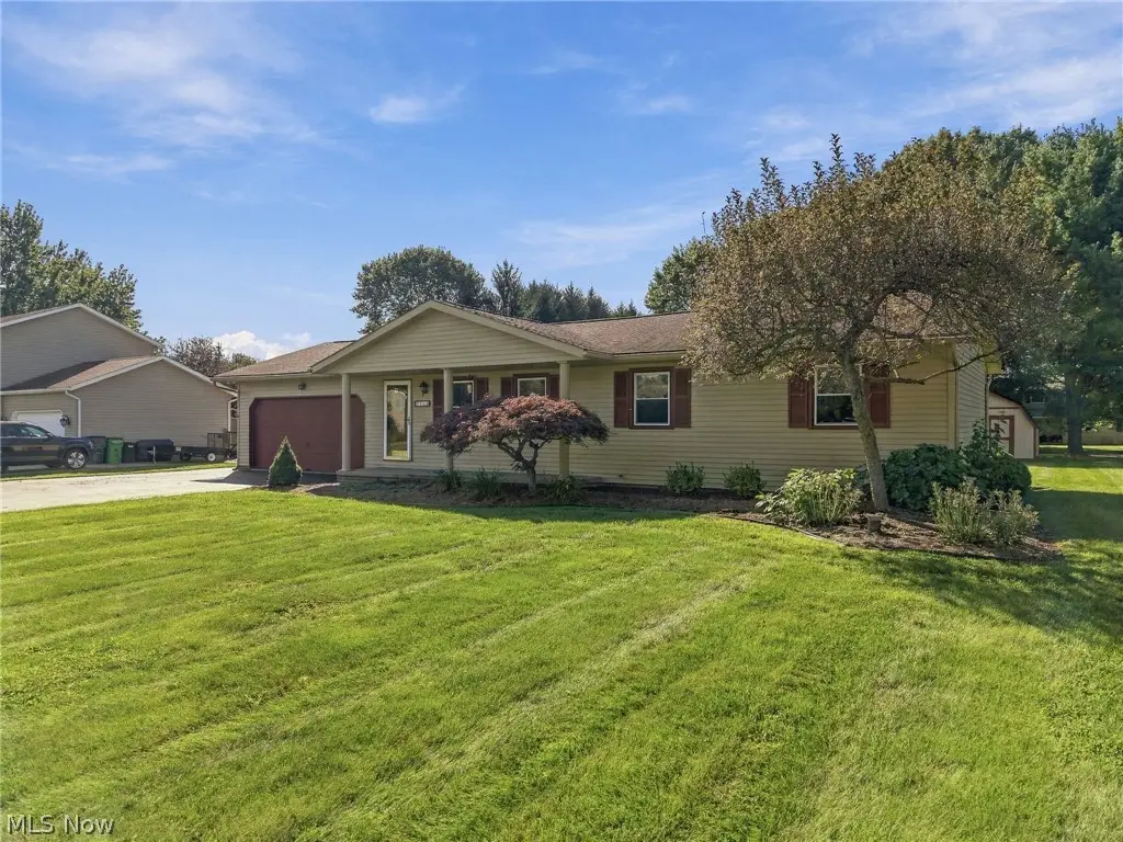 1144 Royce Nw Street, Uniontown, OH 44685 - #1