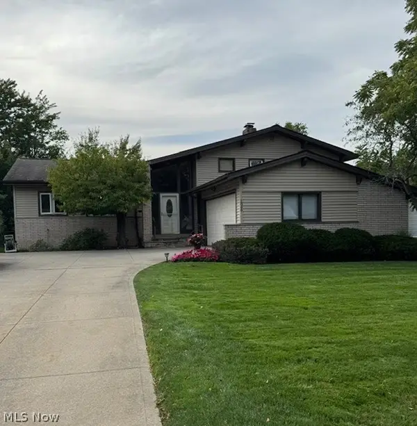 1866 Aldersgate Drive, Lyndhurst, OH 44124