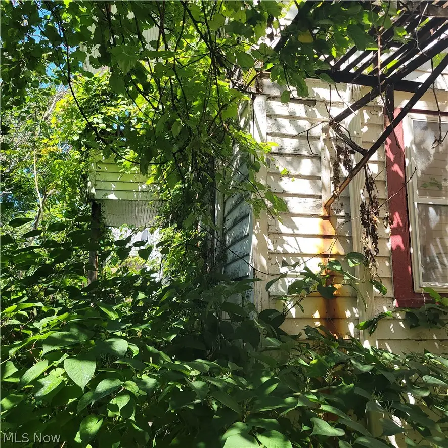 13416 Ashburton Avenue, Cleveland, OH 44110 - #3