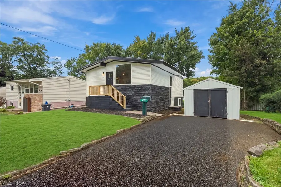 1159 Jeanie J Avenue, Akron, OH 44310 - #2
