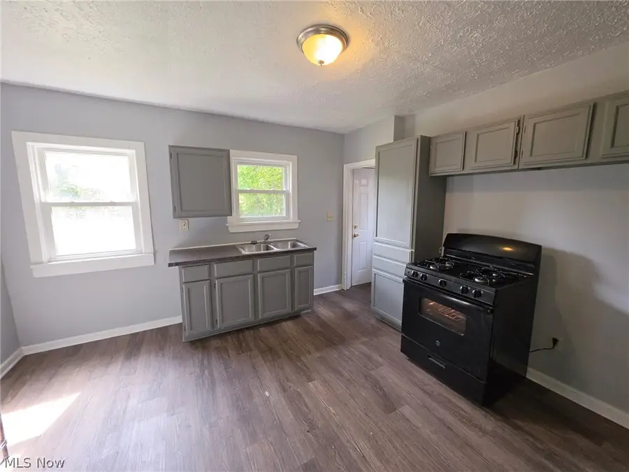 16906 Palda Drive, Cleveland, OH 44128 - #2