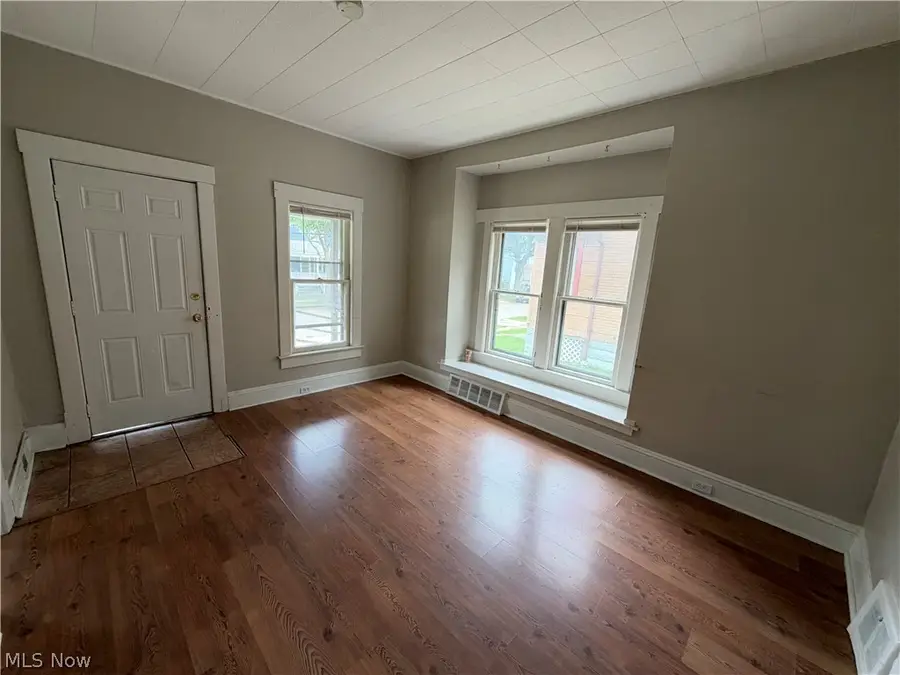3901 Woburn Avenue, Cleveland, OH 44109 - #3
