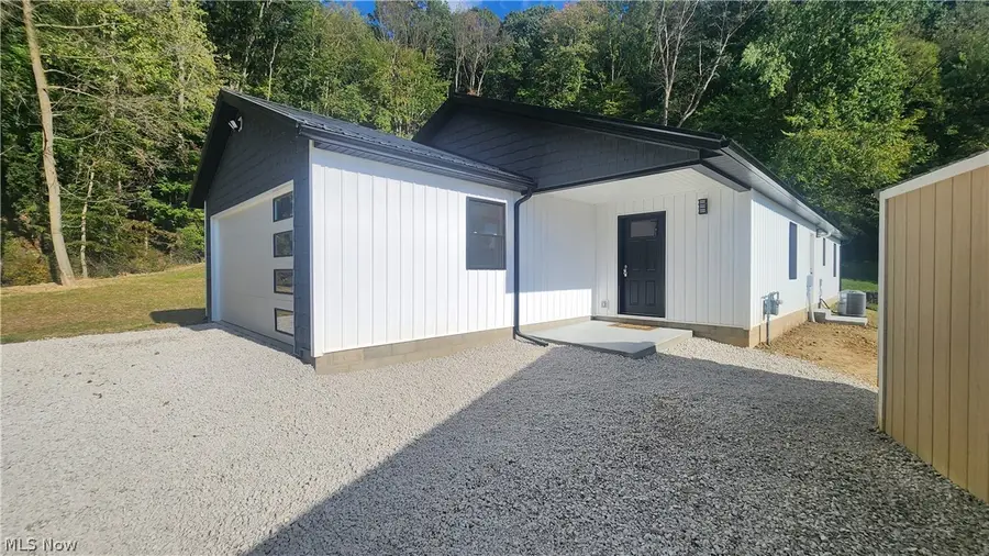 426 Mccrea Avenue, Dennison, OH 44621 - #2