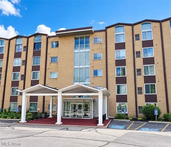 25735 Lorain Road #224, North Olmsted, OH 44070