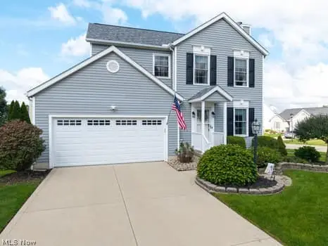 832 Queens Gate Way, Wadsworth, OH 44281