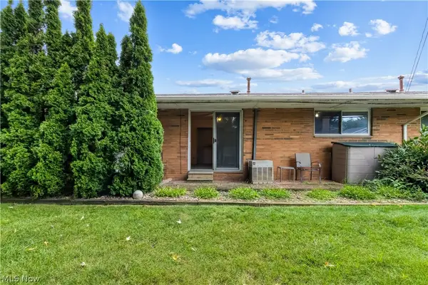 21884 River Oaks Drive, Rocky River, OH 44116
