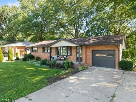 437 Bicksler Drive, Wadsworth, OH 44281