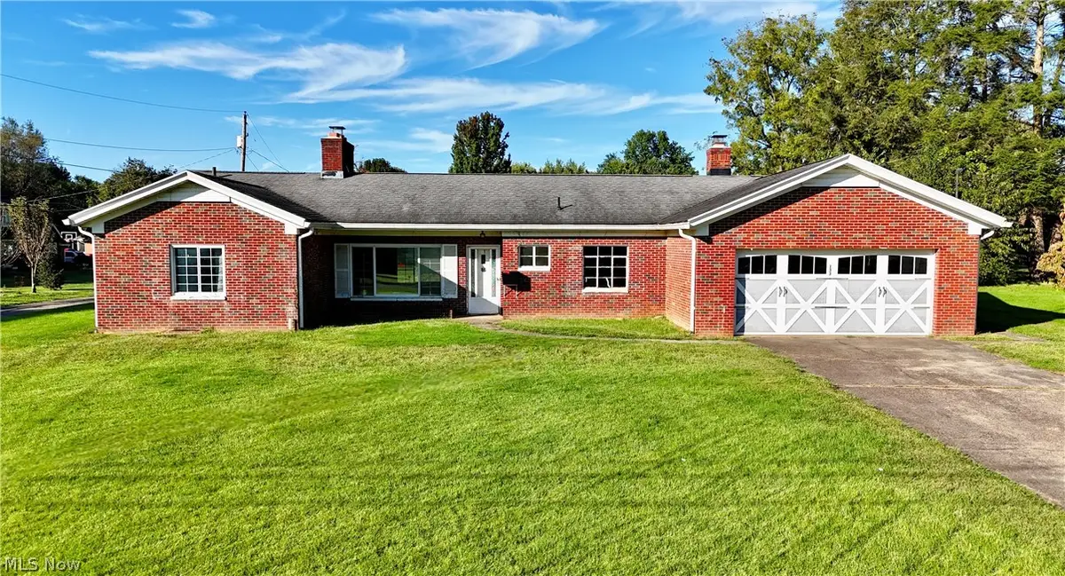 133 E 5th Street, Williamstown, WV 26187 - #1