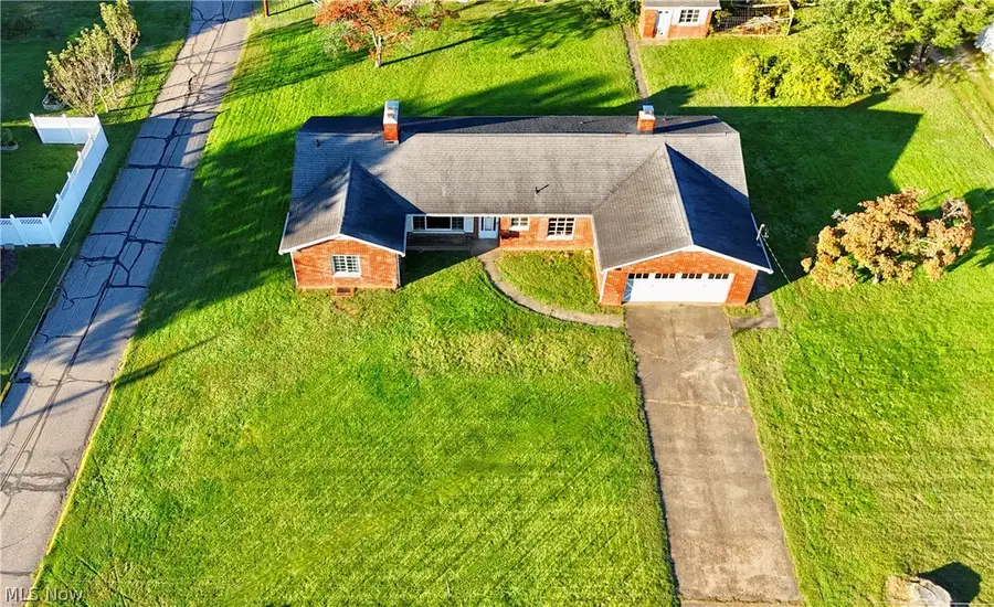 133 E 5th Street, Williamstown, WV 26187 - #2