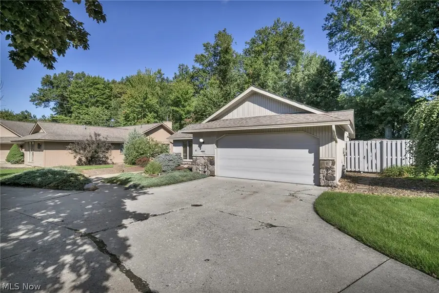 8672 Gatewood Drive, North Ridgeville, OH 44039 - #3