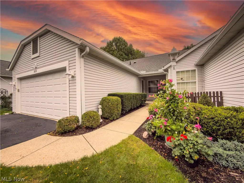 3852 Woodbury Oval #89, Stow, OH 44224 - #1
