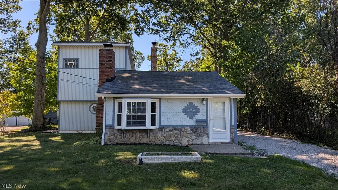 424 E 319th Street, Willowick, OH 44095 - #1