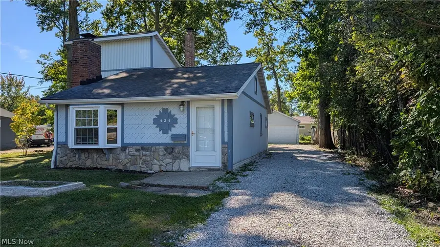 424 E 319th Street, Willowick, OH 44095 - #3