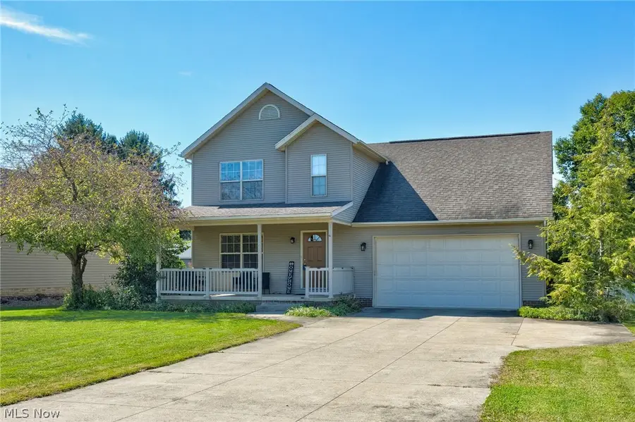 6107 Sky Ridge Ne Avenue, Louisville, OH 44641 - #2