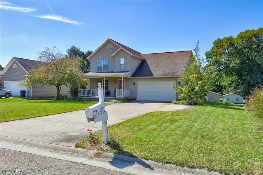 6107 Sky Ridge Ne Avenue, Louisville, OH 44641 - #3