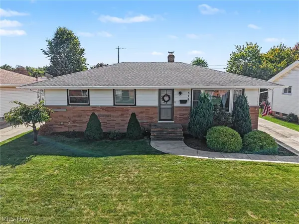 578 E Hillsdale Avenue, Seven Hills, OH 44131