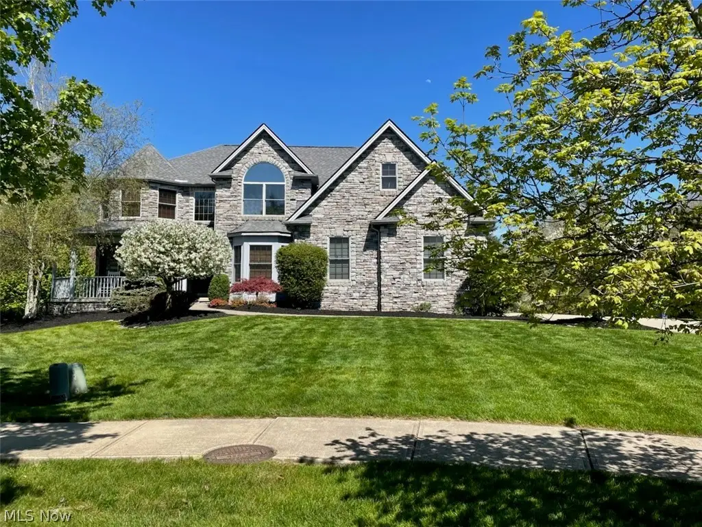 18643 Comstock Circle, Middleburg Heights, OH 44130 - #1