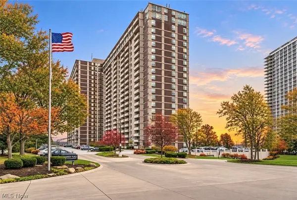 12900 Lake Avenue #216, Lakewood, OH 44107