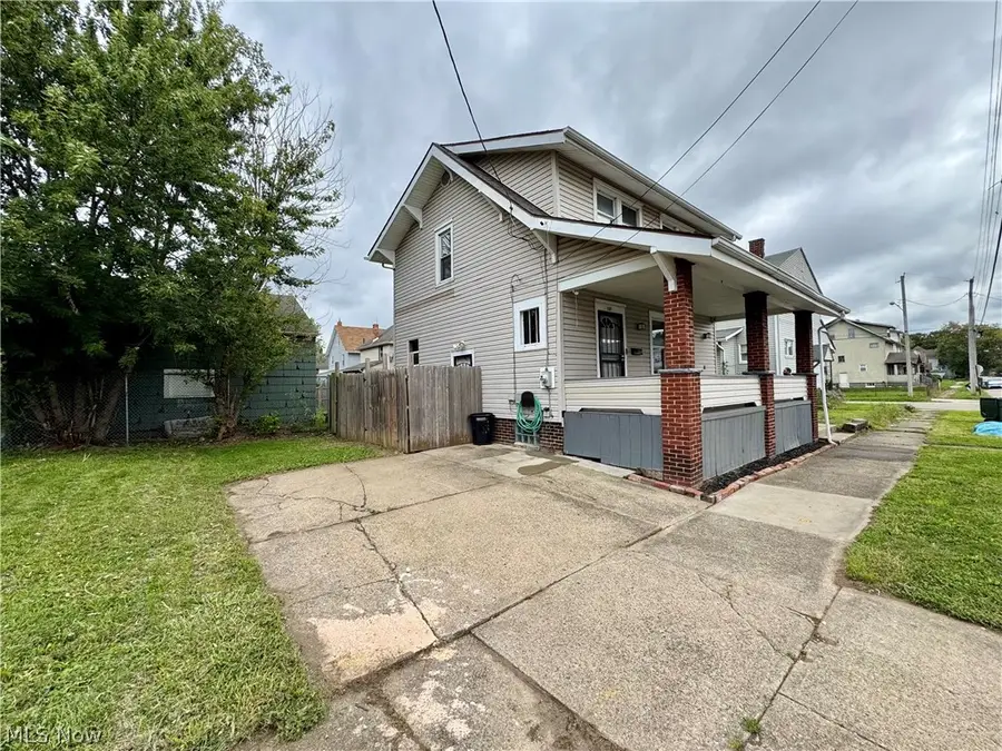 2307 10th Sw Street, Canton, OH 44706 - #2