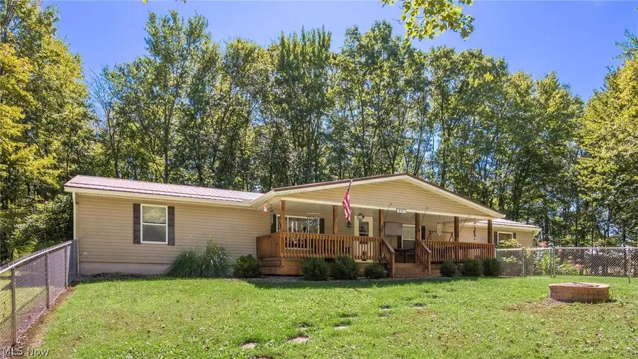 2038 Oldtown Valley Se Road, New Philadelphia, OH 44663 - #2