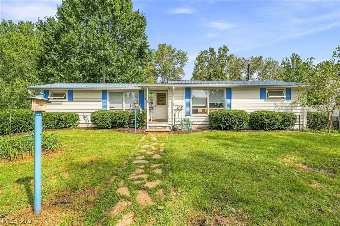 277 Devinney Avenue, Louisville, OH 44641 - #1