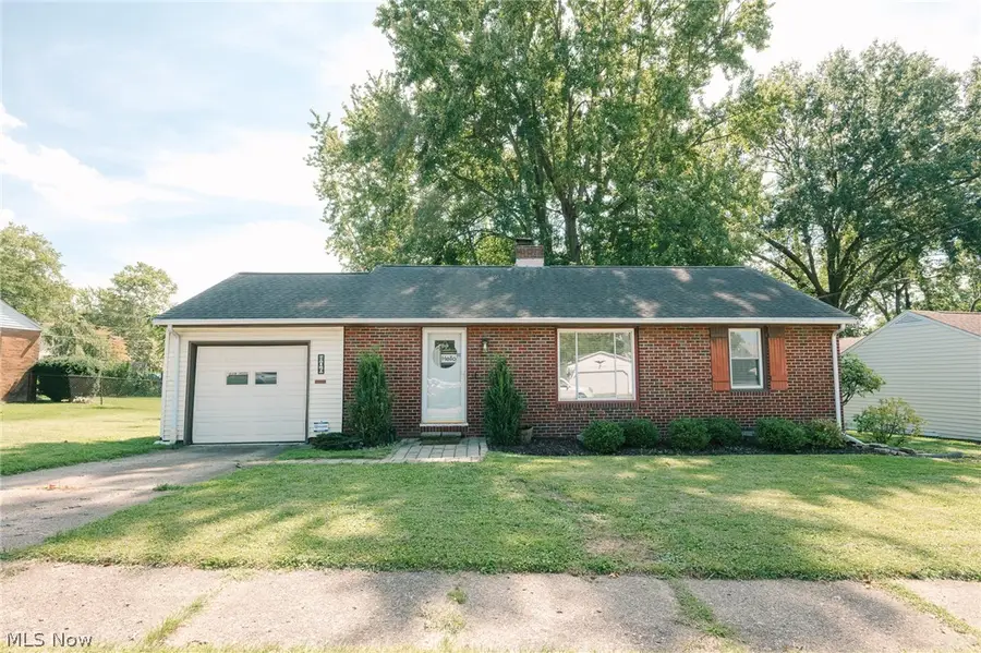 806 38th Nw Street, Canton, OH 44709 - #2