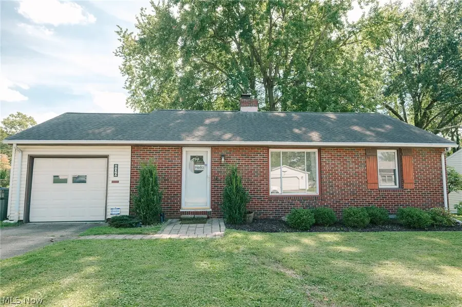 806 38th Nw Street, Canton, OH 44709 - #3