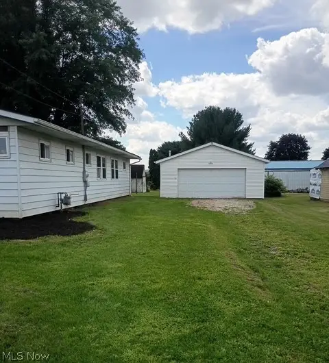 574 SE Lock Seventeen Rd, Gnadenhutten, OH 44629 - #2
