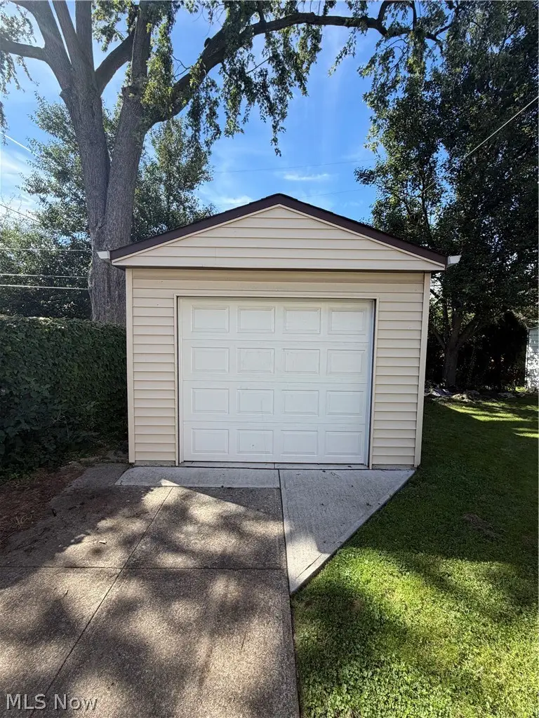 3884 E 42nd Street, Newburgh Heights, OH 44105 - #2