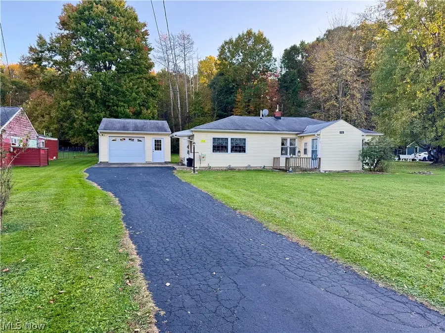 713 Kale Adams Road, Leavittsburg, OH 44430 - #2