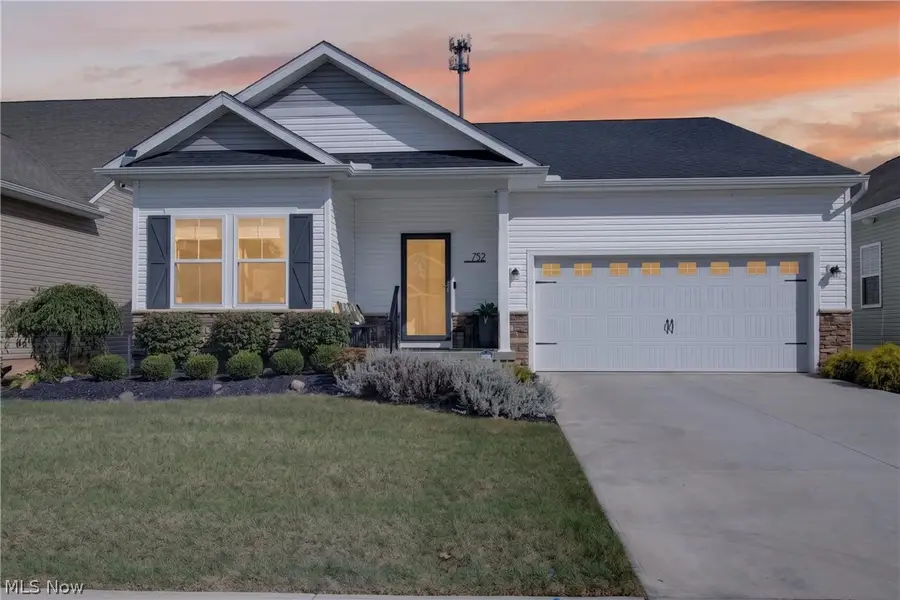 752 Hampshire Court, Amherst, OH 44001 - #2