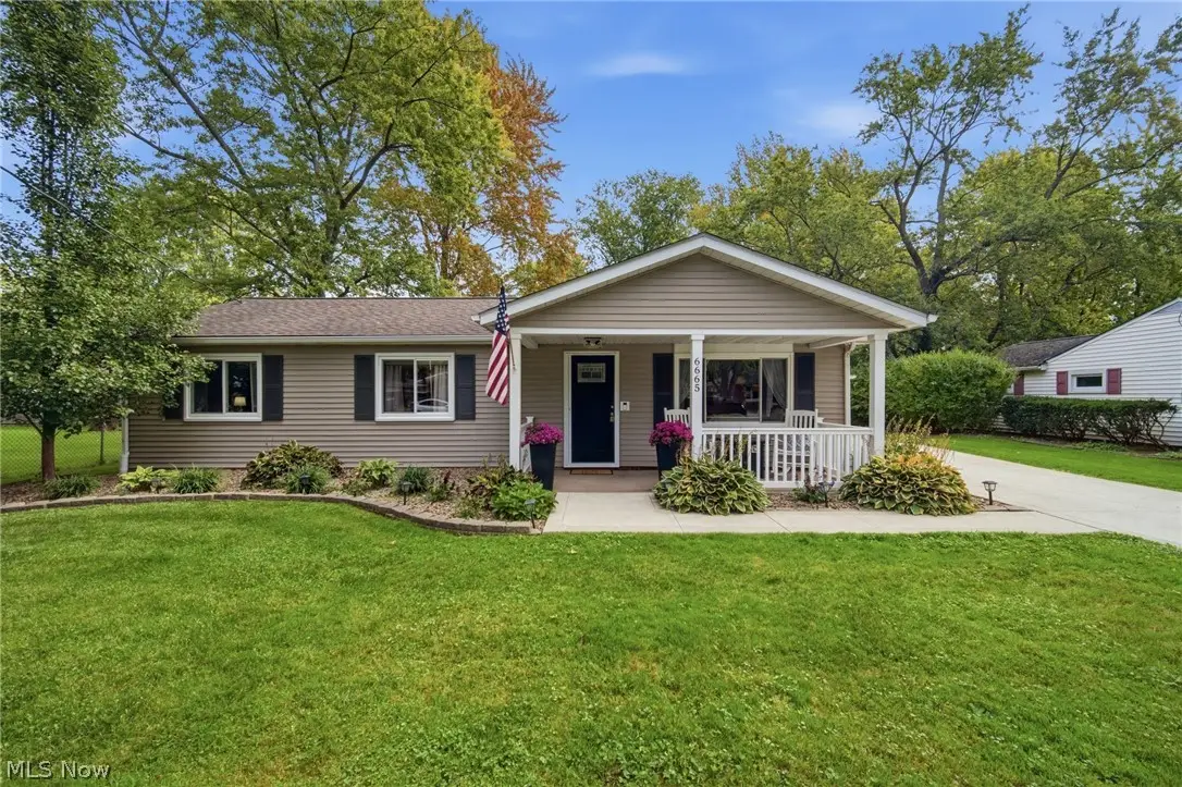 6665 Pinetree Drive, Mentor, OH 44060 - #1
