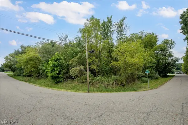 Carnegie Nw Avenue, Massillon, OH 44646
