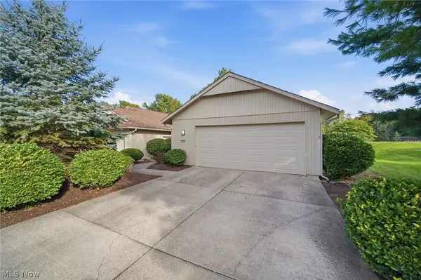 21600 Oak Bark Trail, Strongsville, OH 44149