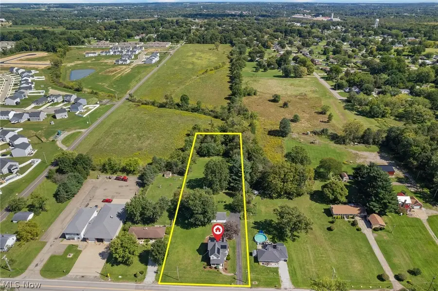4502 Broadway Ne Avenue, Louisville, OH 44641 - #2