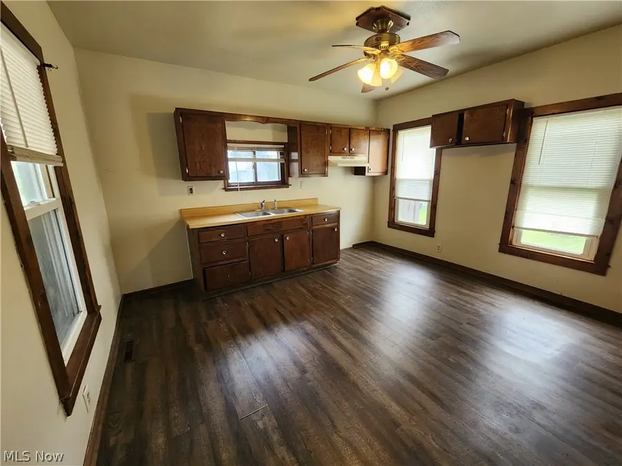 266 W Clark Street, East Palestine, OH 44413 - #3