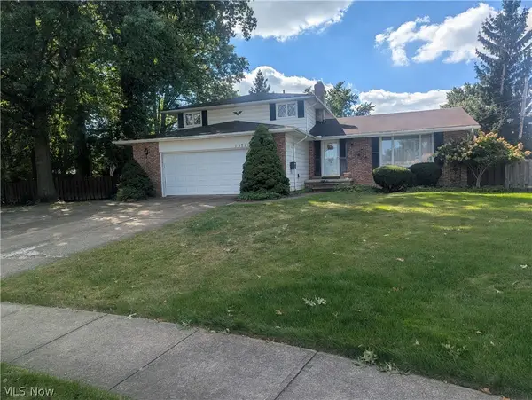 13711 Pineview Court, Middleburg Heights, OH 44130