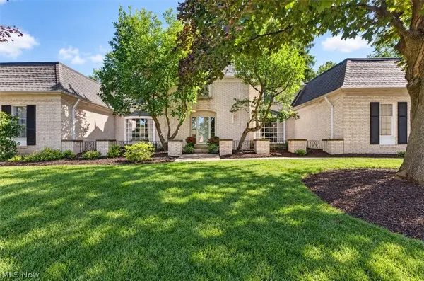 1265 Grenada Ne Drive, Canton, OH 44714