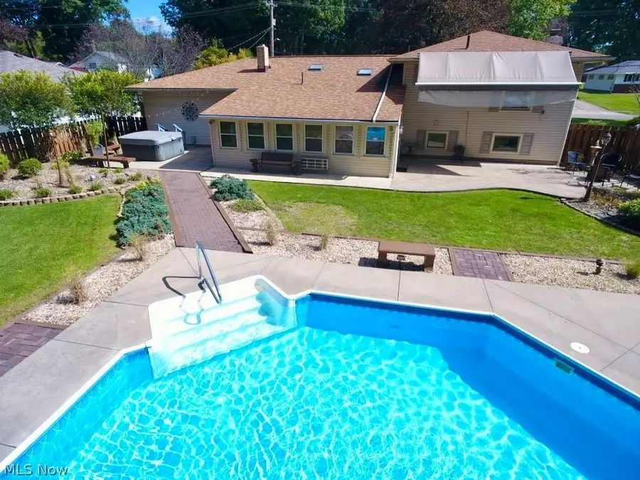 422 Bonnie Brae Avenue, Niles, OH 44446 - #3