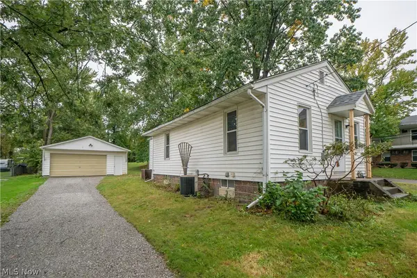 2325 Eastlawn Avenue, Akron, OH 44305