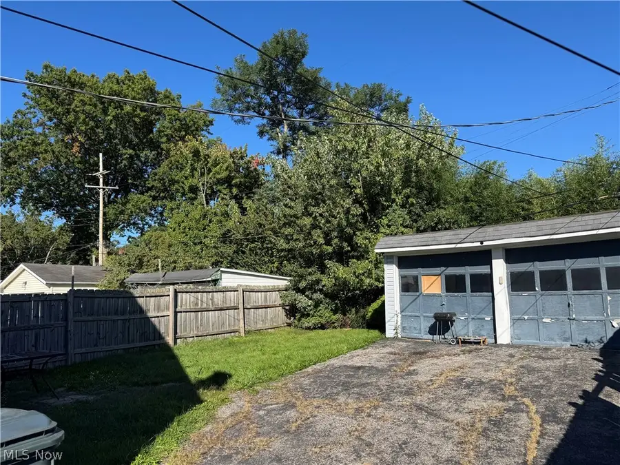 871 Lecona Road, Cleveland Heights, OH 44121 - #2