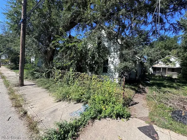 5053 Pershing Avenue, Cleveland, OH 44127